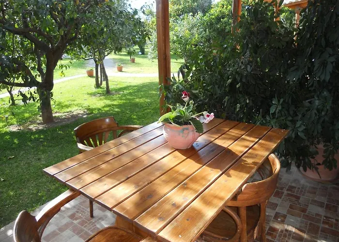 Le Jardin De Temeni アパート