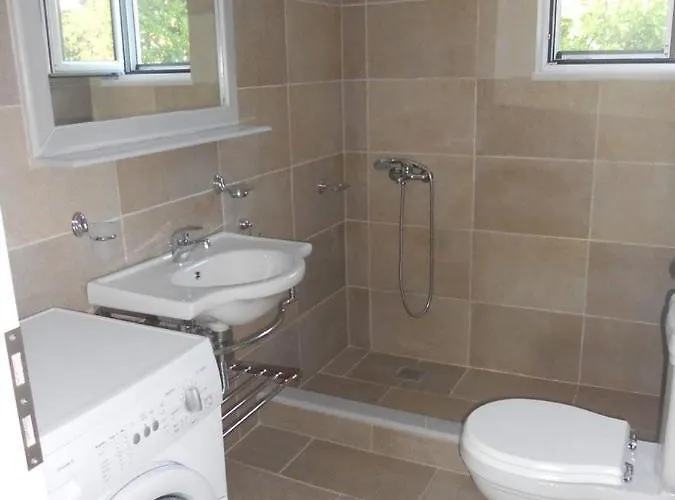 Le Jardin De Temeni Aigio