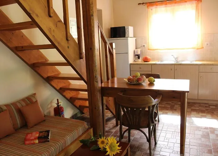 アパート Le Jardin De Temeni